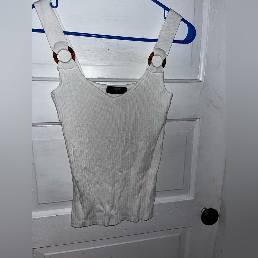Tahari Ribbed Tortoiseshell Ring Tank Top